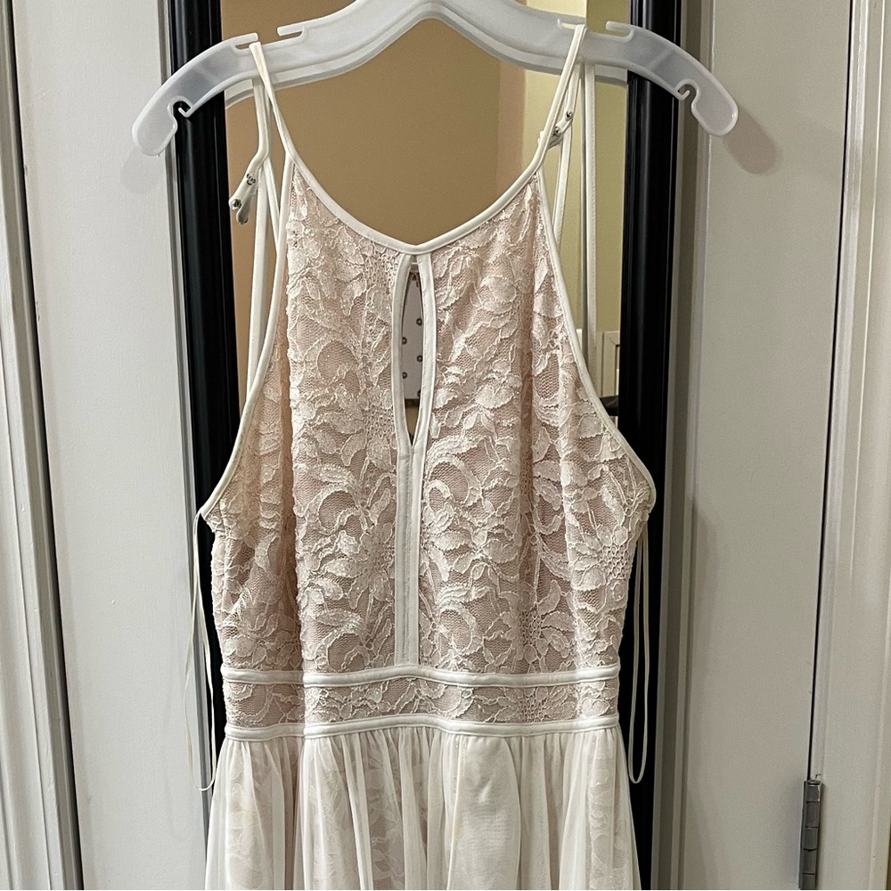David’s Bridal Ivory Size 16 High Low Wedding Dress